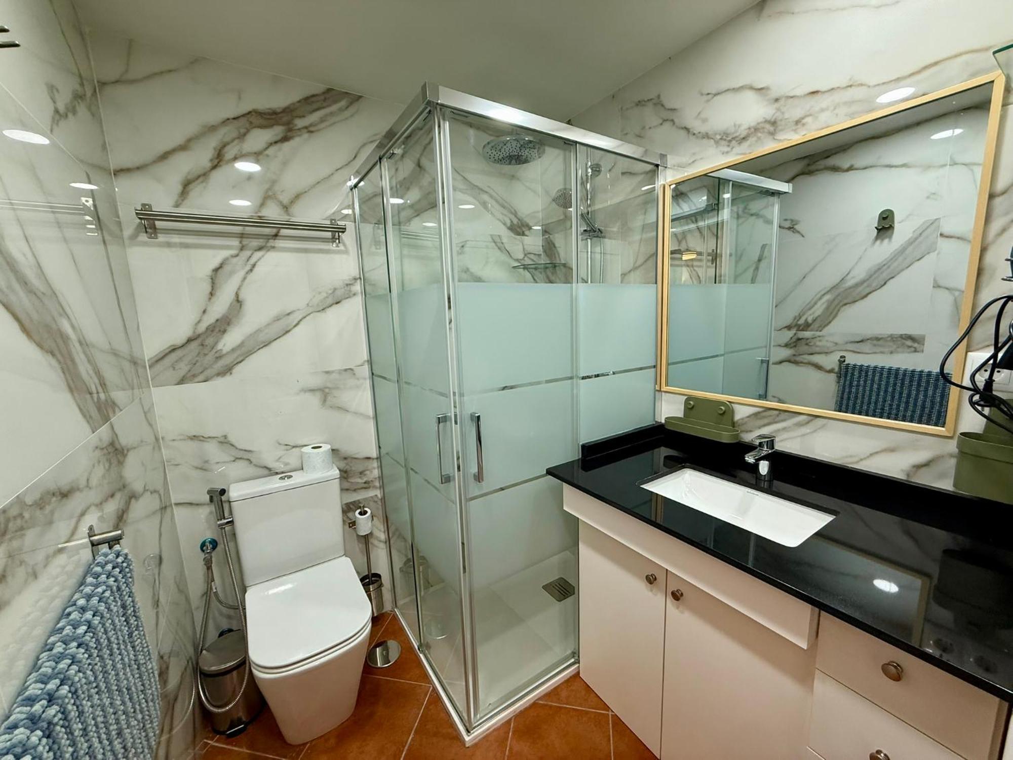 Apartamento En El Centro Cerca De La Playa Фуeнхирола Екстериор снимка
