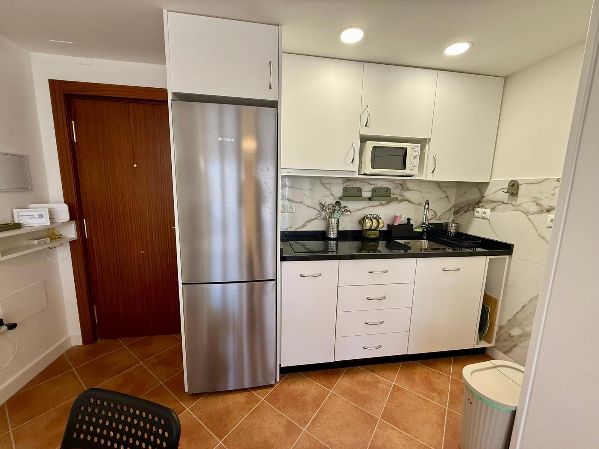 Apartamento En El Centro Cerca De La Playa Фуeнхирола Екстериор снимка
